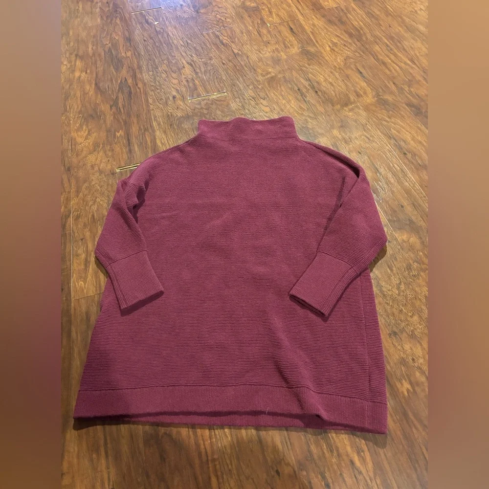 Free People Ottoman Slouchy Tunic Pomegranate Wine Sweater Size Medium - Picture 2 of 3